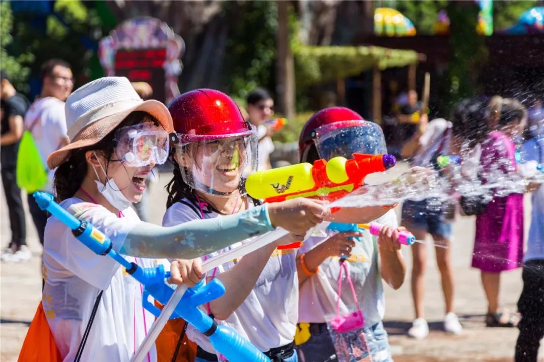 千人水枪大战又开打还有彩虹跑泡沫音乐趴这一波玩大了