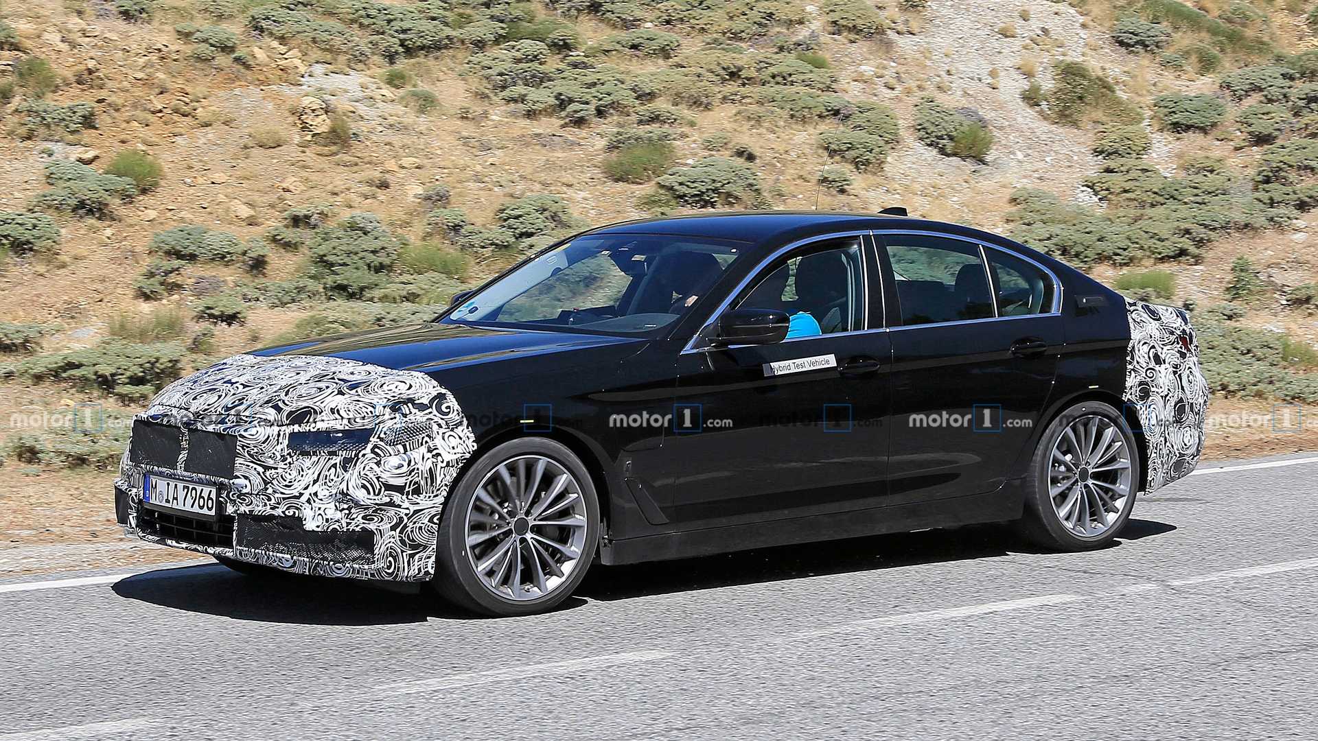2021款宝马5系混动版路试曝光明年中下旬推出