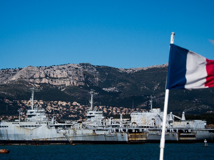 这是法国土伦港的资料图片.(新华社/俄新)