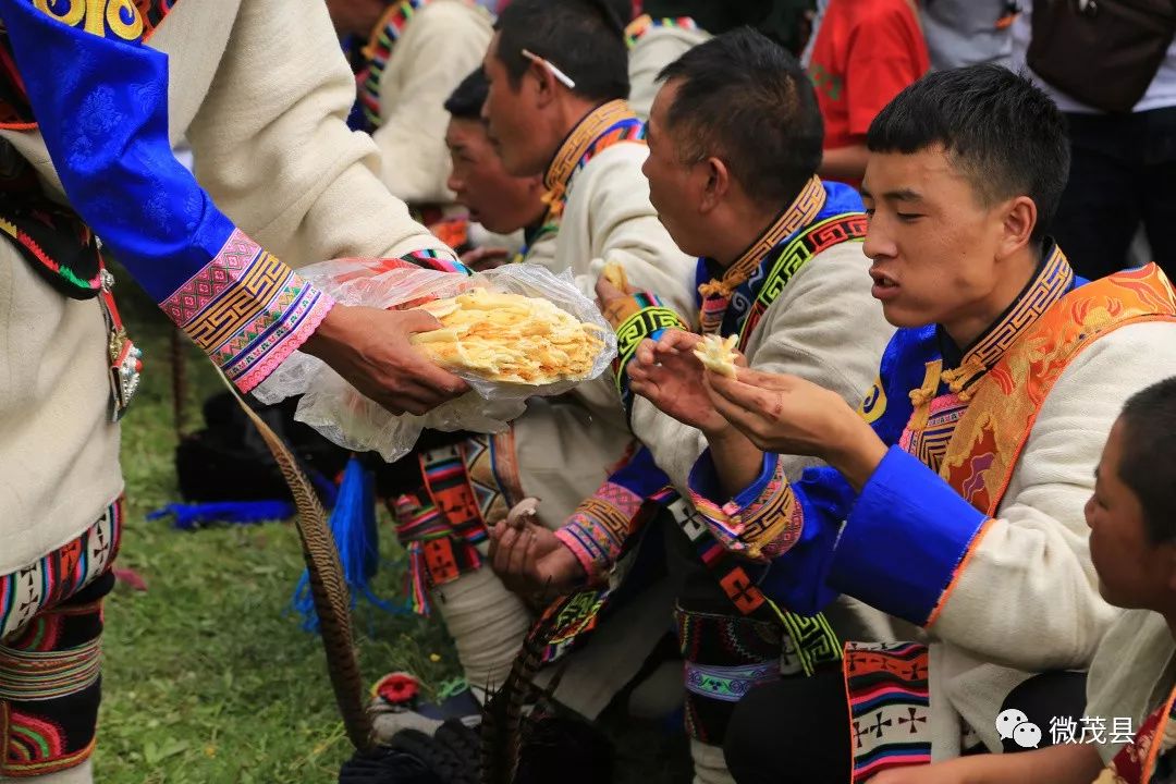 祭山神喝咂酒神秘转山会带你体验原汁原味羌族文化