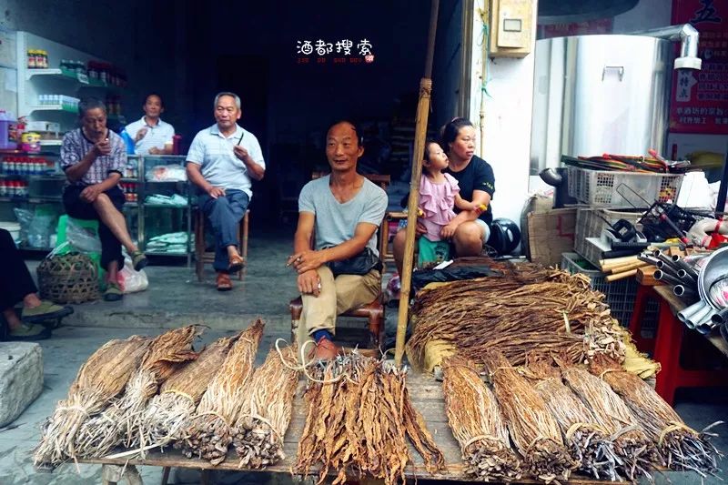 长宁龙头赶场:在拥挤的集市感受浓浓的乡情