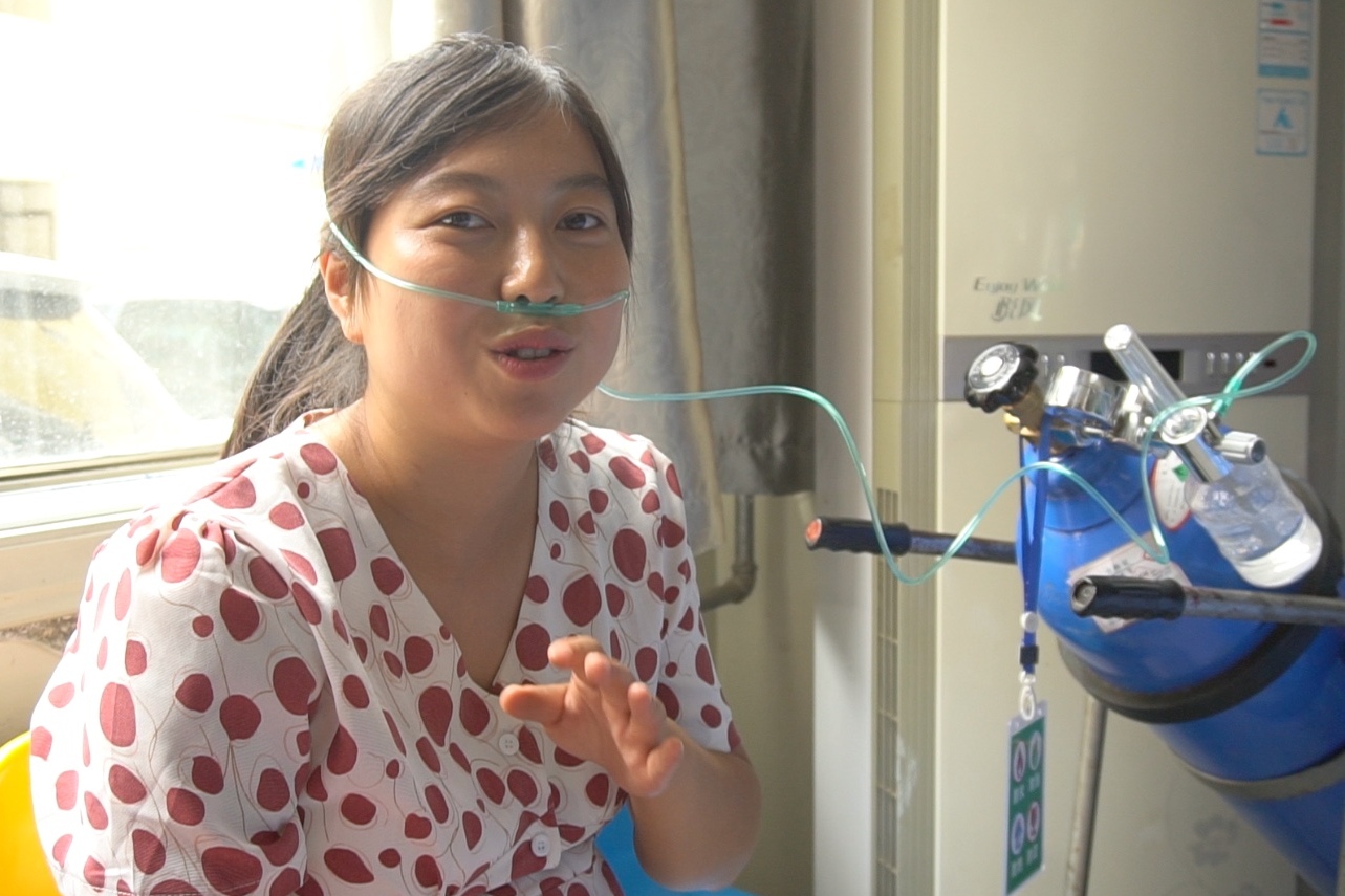 团团进入孕期最后阶段宝宝也开始不安分折腾人医院吸氧助健康