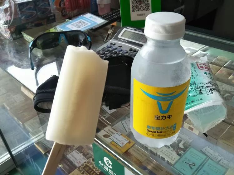 饮料,矿泉水,冰棍,香瓜,什么合适怎么来,骑游的心,竞赛的腿感谢组委会