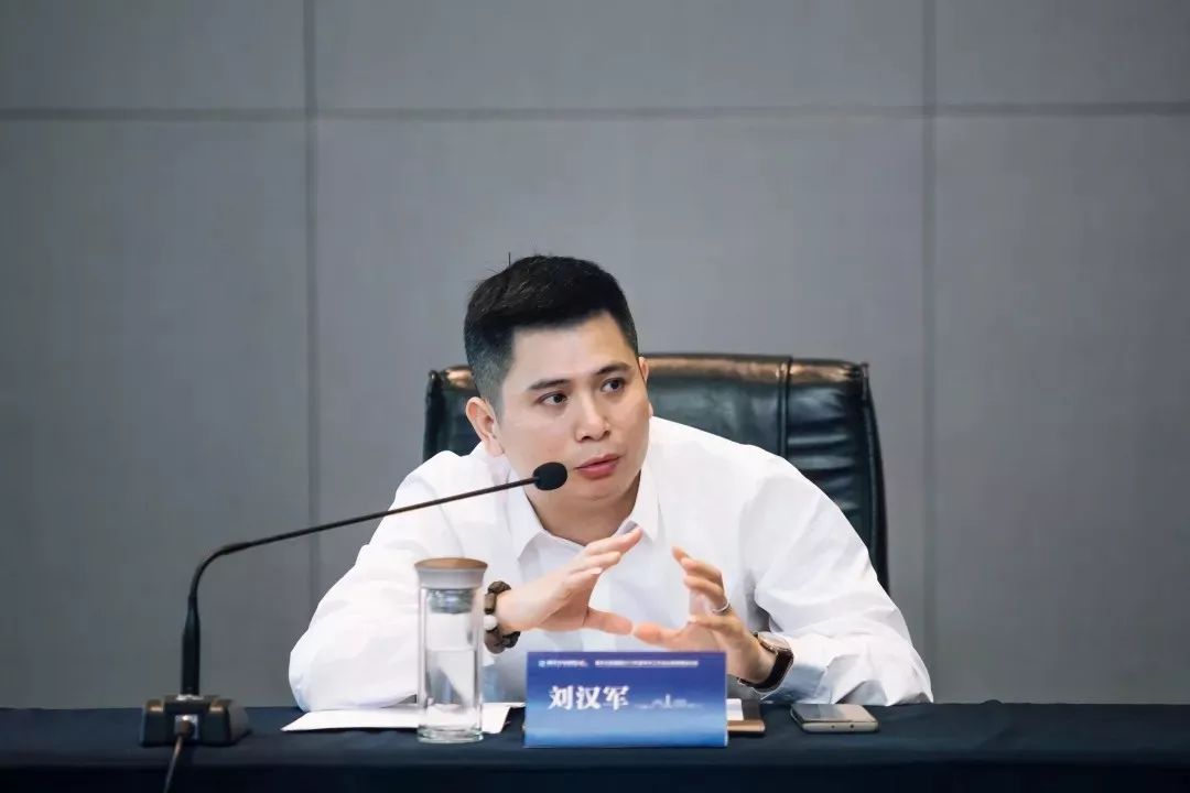 凝心聚力共创未来67梦里老家召开2019集团年中会议精神学习传达会