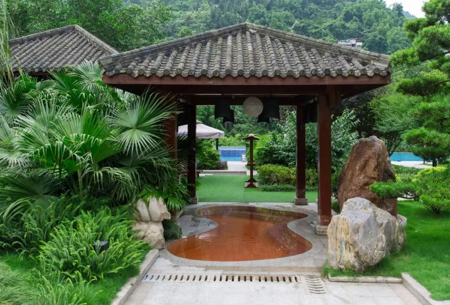 呐,暑期泉乐惠抢购活动还在继续原价148元的温泉门票现价