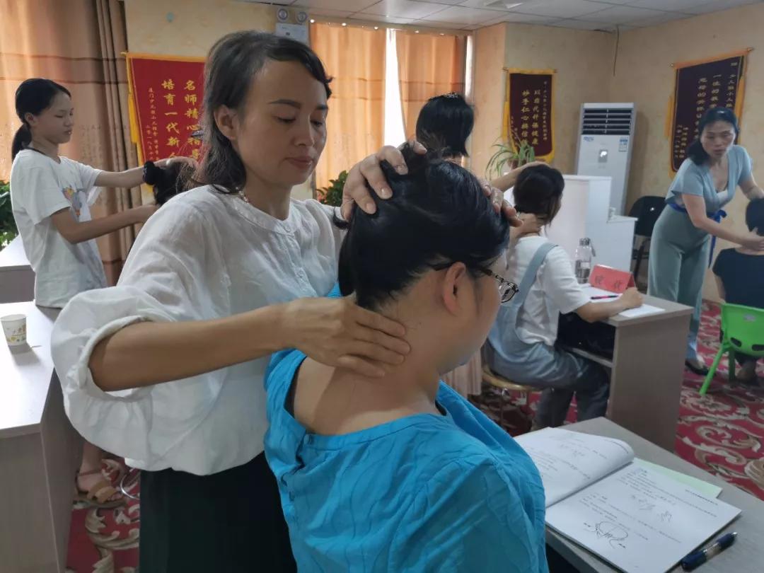 小儿推拿培训少儿强8月份培训通知