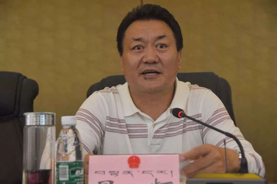 县委副书记,县长旦灯参加当天成立大会并作讲话.