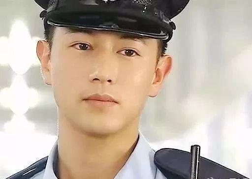 陈键锋曾参演多部脍炙人口的无线剧集,包括《律政新人王》,《学警雄心