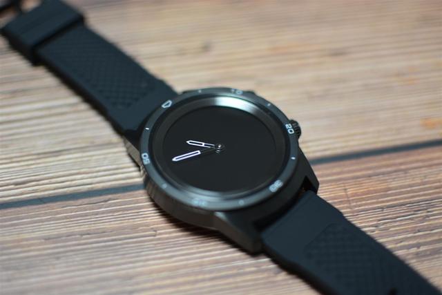 戴上这款科技感十足的手表想不帅都难爱国者bw01手表评测