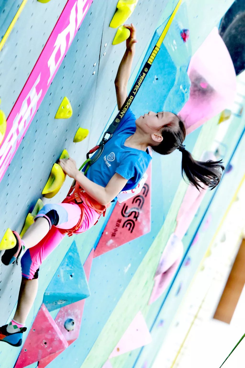 少年儿童攀岩锦标赛男子甲组足球比赛圆满结束