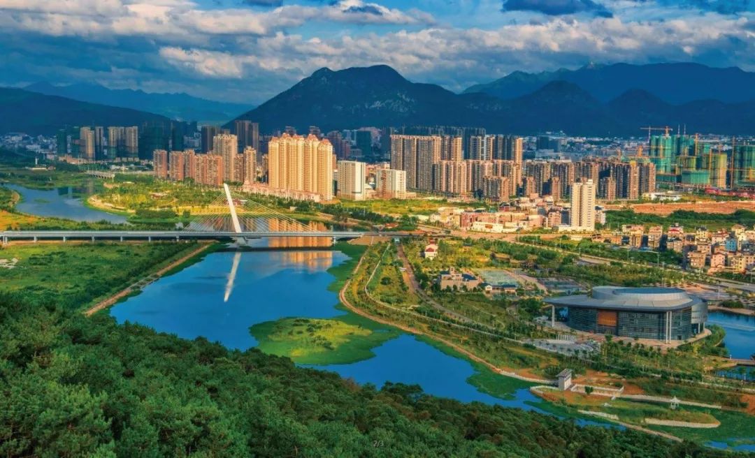 福清市(由第19名上升至第18名)晋江地处福建东南沿海,位于珠三角