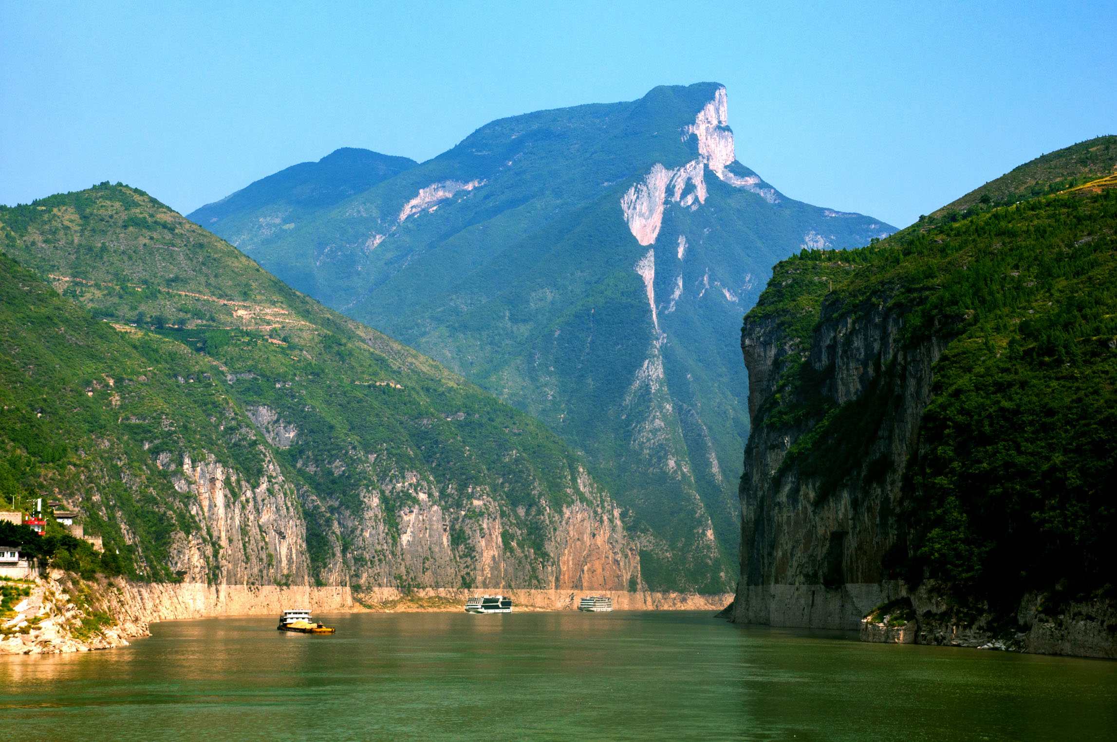 重庆到宜昌游三峡哪个游轮比较好,怎么选择三峡游轮