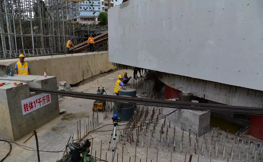 完工倒计时!济宁市火炬路跨线桥转体梁成功转体