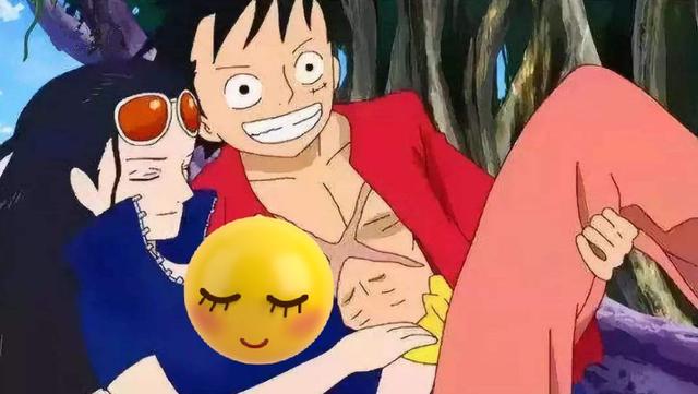 《海贼王》中被路飞揩油的美女,只有女帝害羞又不失礼貌的笑_罗宾刚