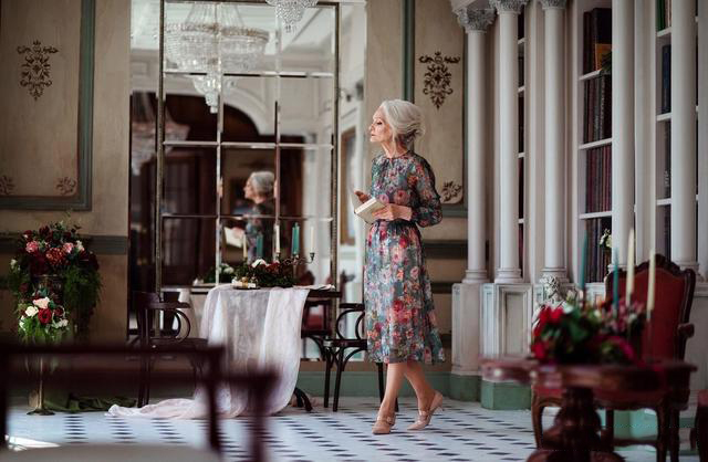 精致到每一根发丝!俄罗斯八旬老人如此优雅,堪比上海"老克勒"