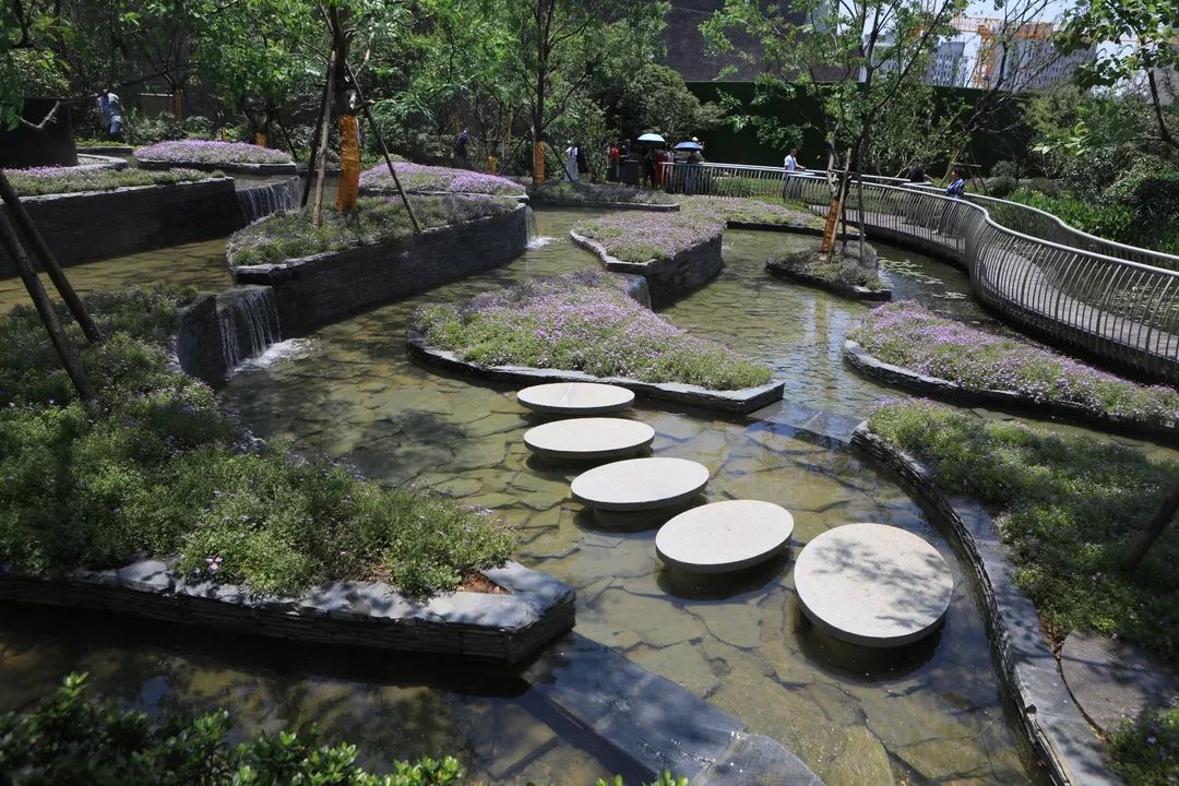 无水不成景 · 叠水 理水 阔瀑 飞瀑_比德