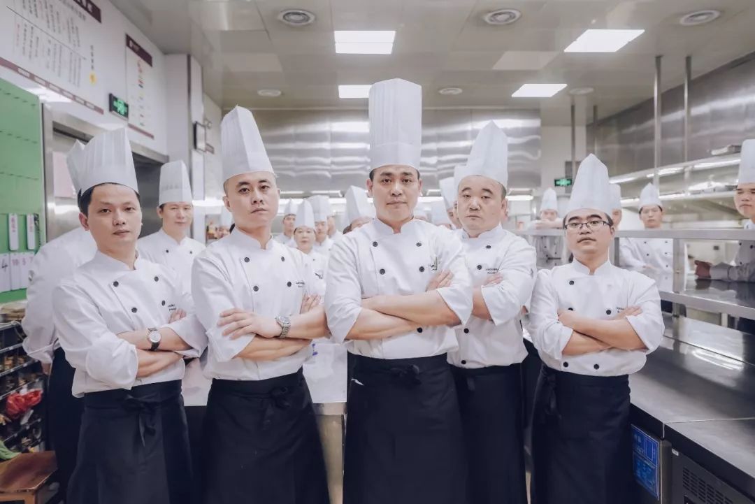 专业厨师团队中国浙菜顶级大师麻根华亲自设计婚宴菜单专业厨师团队