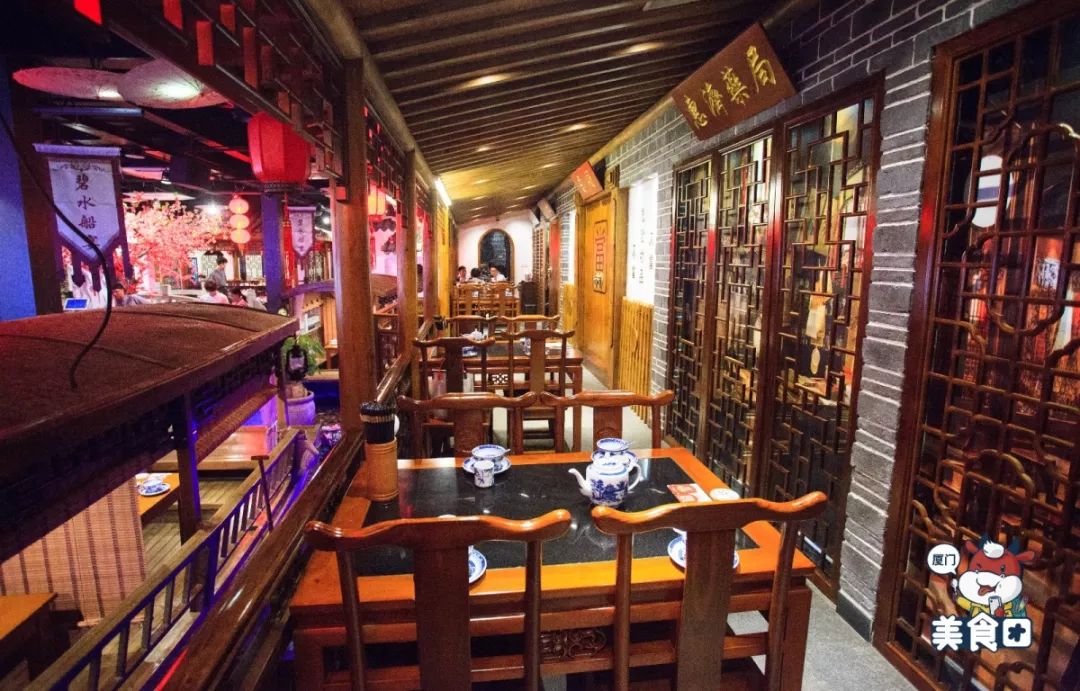 还用铁锅上菜!从江南搬来的古镇餐厅,98元吃撑两人!