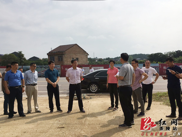 县人大常委会主任姜衡湘,副主任刘池生,肖雄,李爱斌,尹兰青,以及县