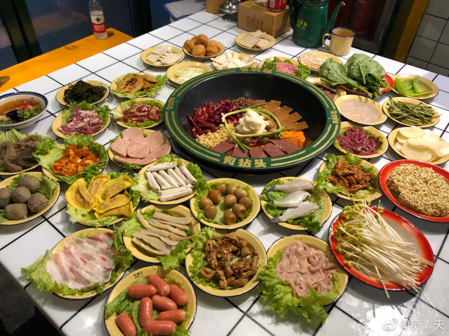 网红市井火锅进入东郊 人均60便可吃的巴适