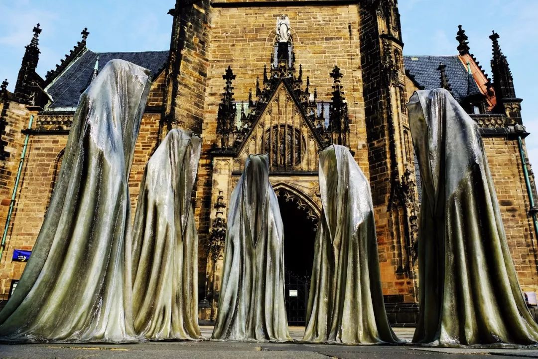 奥地利黑暗金属 summoning 的神秘"形象"