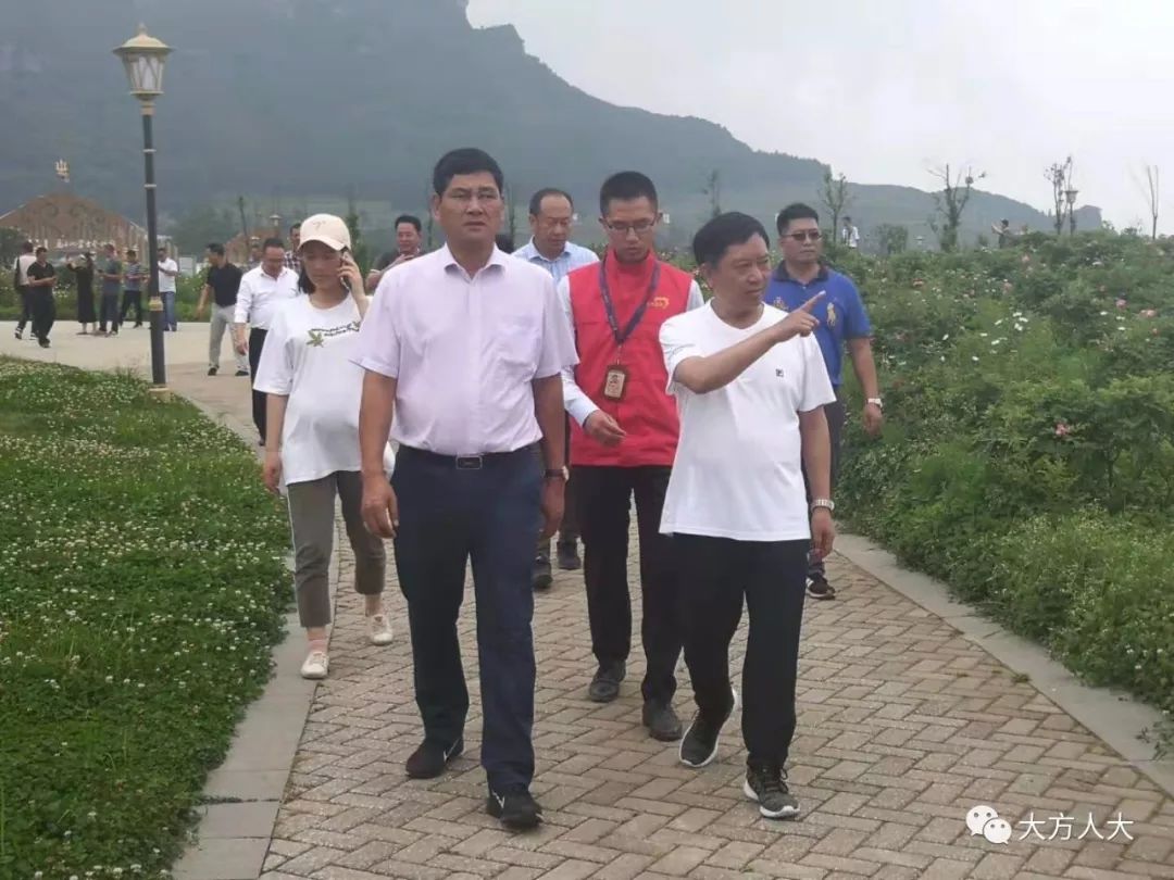 2019年7月17日至19日,云南省勐腊县人大常委会主任段开德一行赴大方县