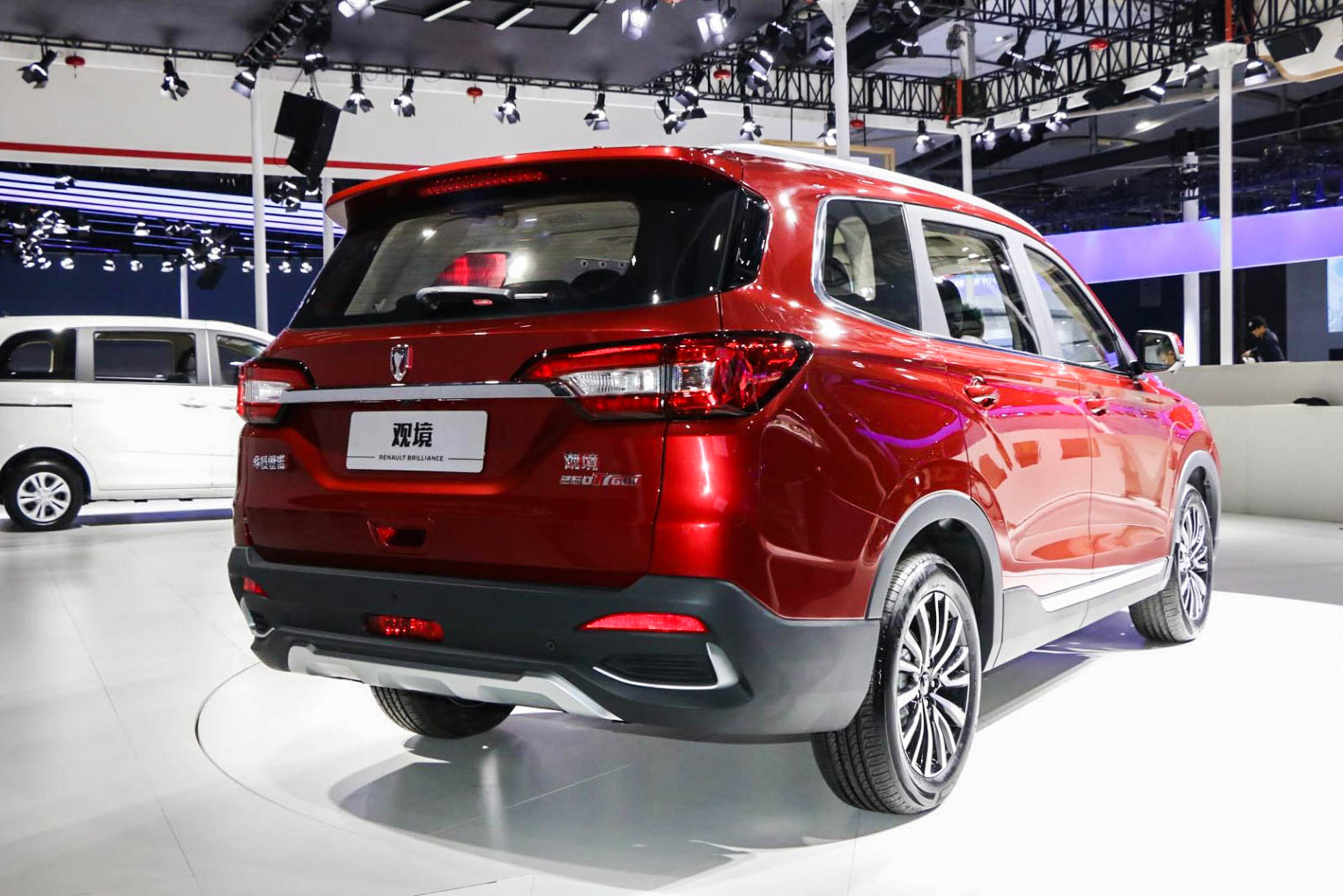 外观不变 配置升级 华晨观境新增车型上市售12.00万元