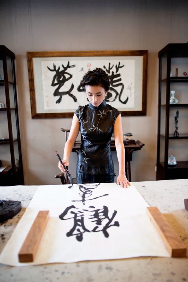 时光如水古物无言周海燕恋旧情节下的生活与工作