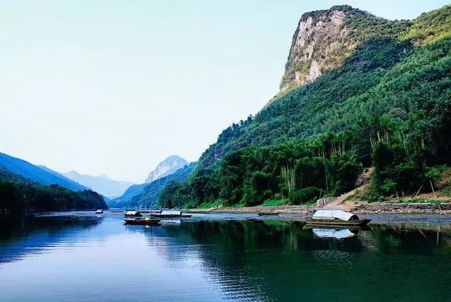 趁著元旦假期,我們自駕去了連州的湟川三峽,景點確實還不錯,有山,有水