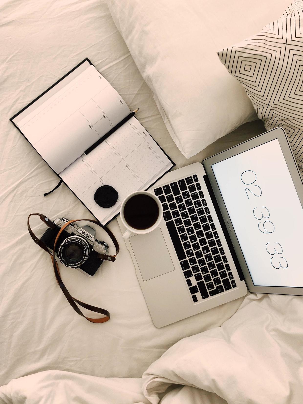 ppt素材70幅ins风高逼格图片