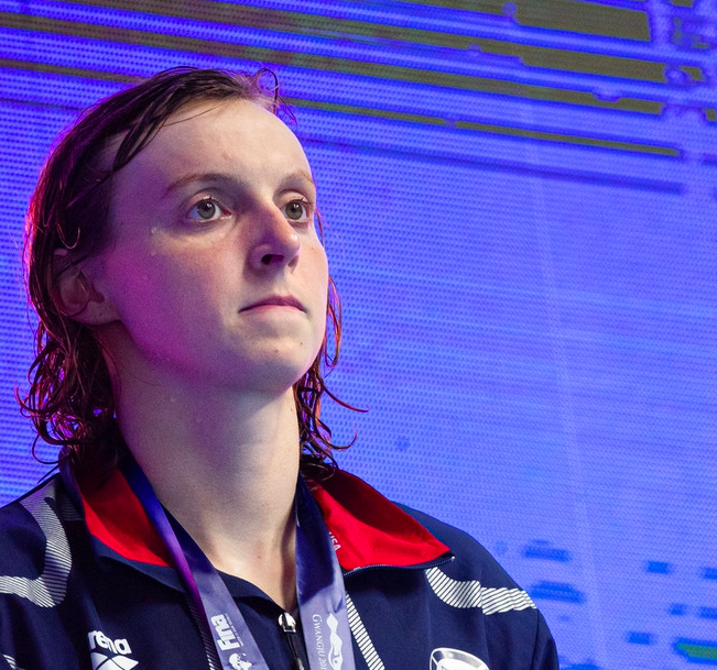 原创游泳世锦赛莱德基接连退出两大主项无缘四连冠天才少女咋了