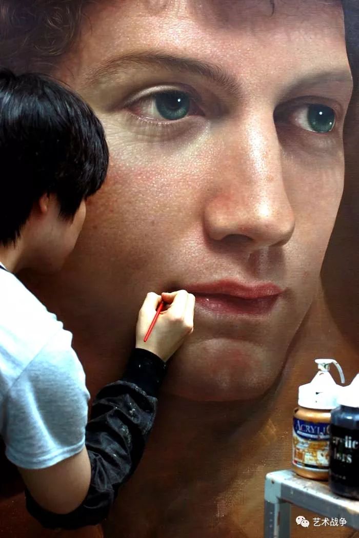 在这些超级写实大神面前冷军的水平只够搽pp