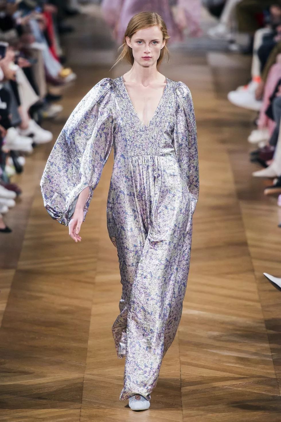 银色时尚潮流2019年夏季