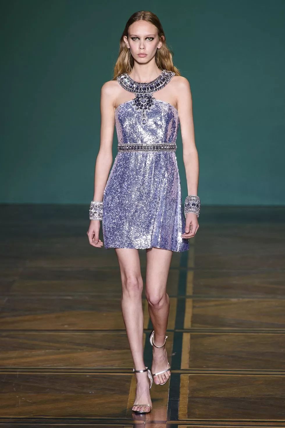 银色时尚潮流2019年夏季