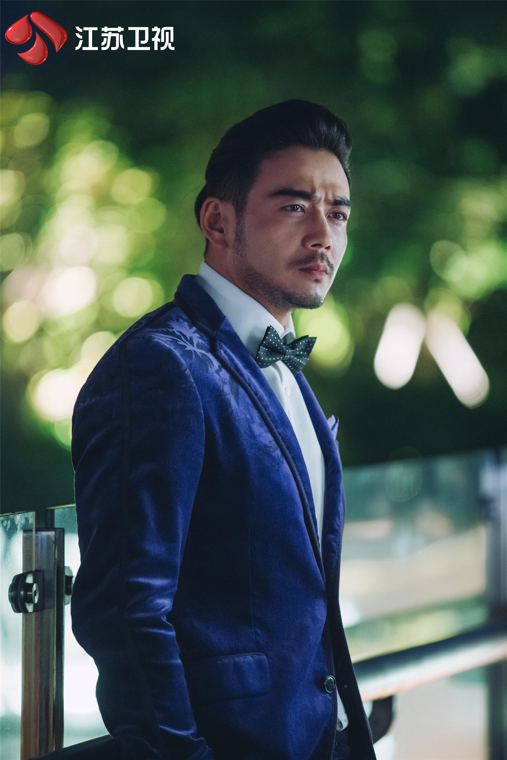 《归还世界给你》上演"飞机奇遇记",网友:同一个世界,不同的女主_杨烁