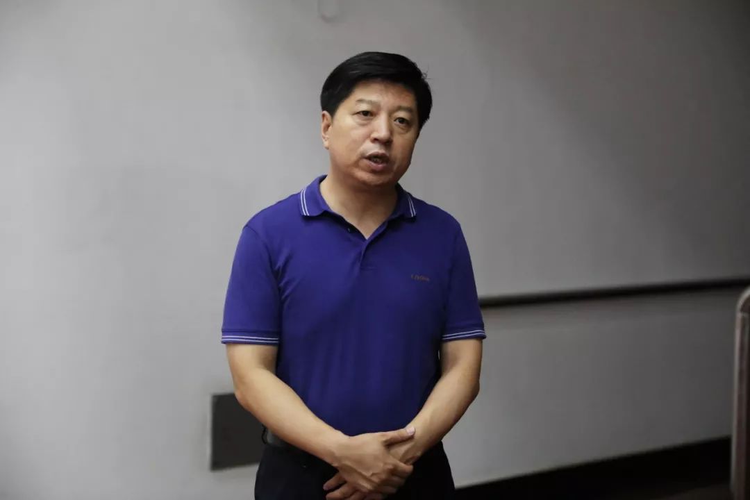 董学忠先后到市消防大队,崔家庄乡,大河局水库管理处等地,看望值班