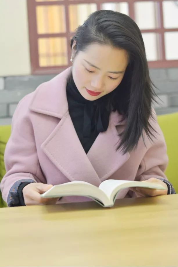 义乌教师读书人物胡冰心