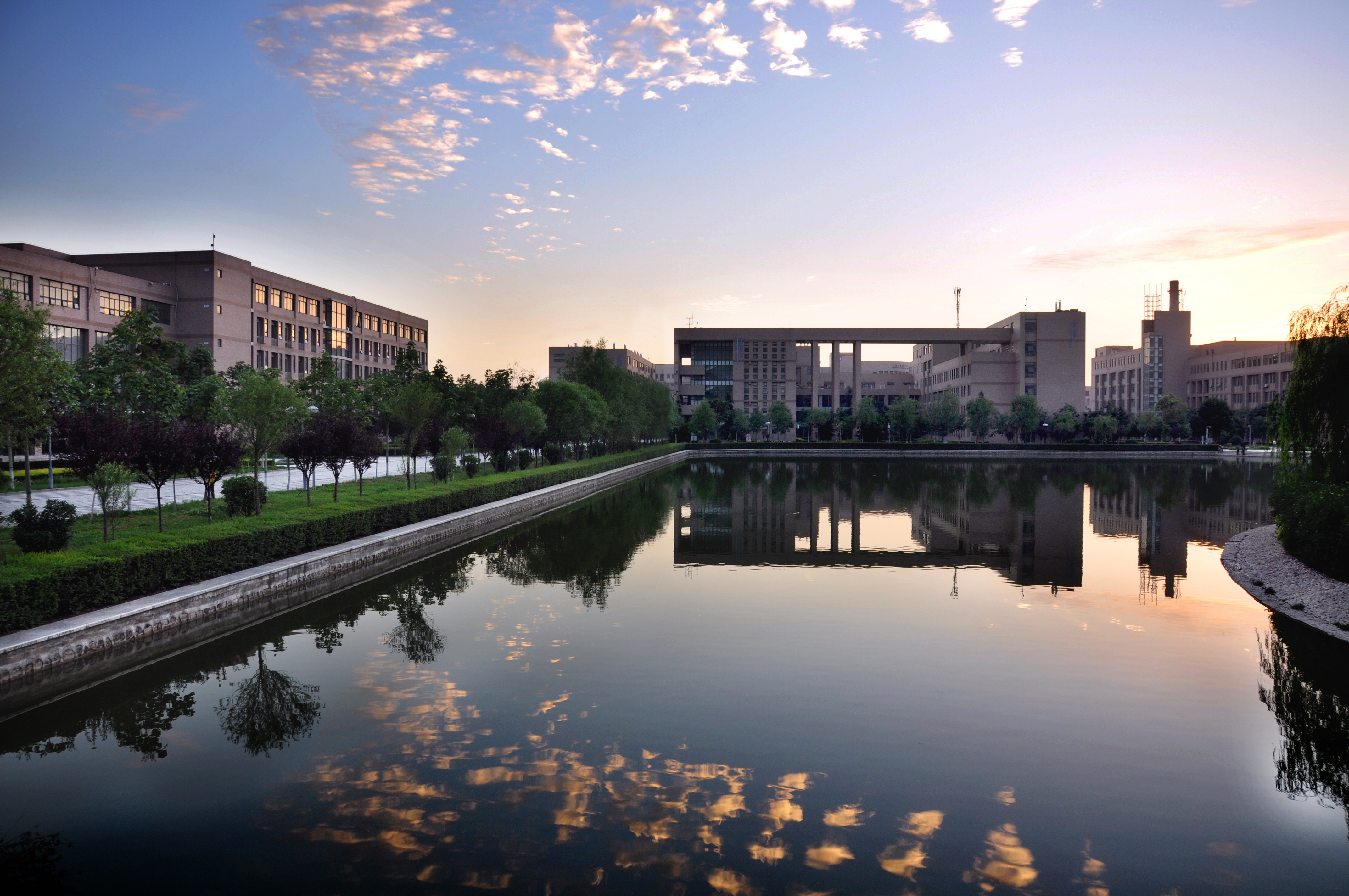 陕西科技大学历来重视与地方之间产学研合作,积极提升与地方政府,行业