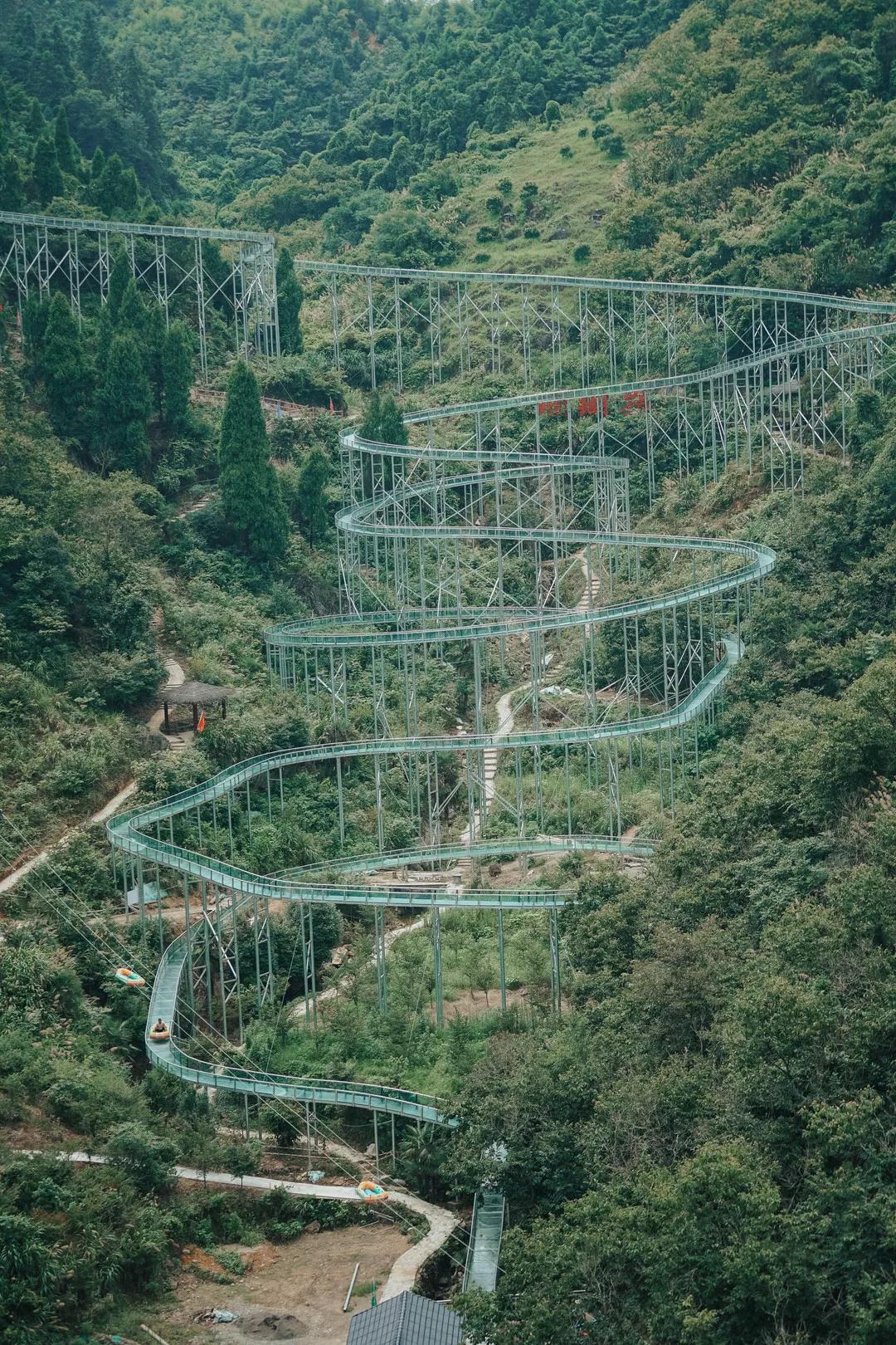 玩高空漂流,走人气网红玻璃天桥,在桐庐珊瑚岭过一个乡村的别样夏天