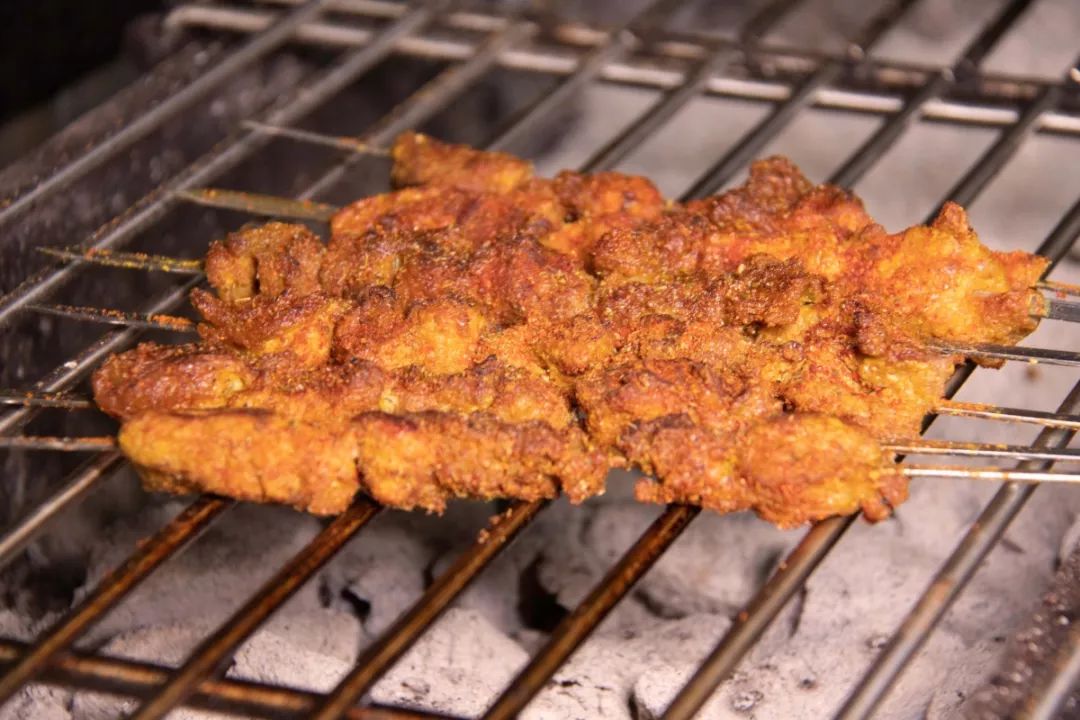 吃肉 撸串 喝正宗新疆格瓦斯感受异域风情,人均25 就能品尝到!