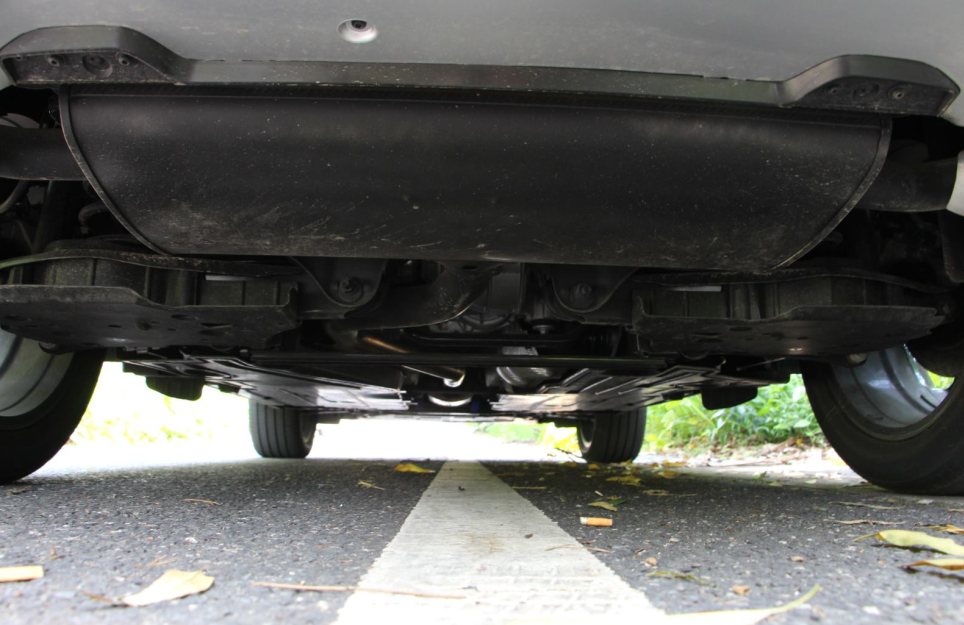 炒鸡适合年轻人的车深挖沃尔沃xc40潜藏技能黑科技收纳一把手