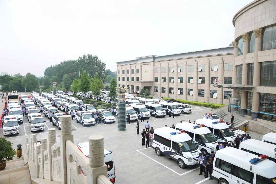 今年44岁的徐贵兵是五寨县公安局刑侦技术队长,从警17年来,他参与侦办