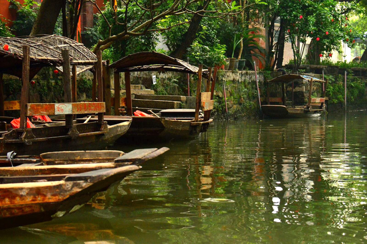 泛舟古劳水乡赏荷花梦回逢简水乡漫步石板村品尝青花瓷大盆鱼