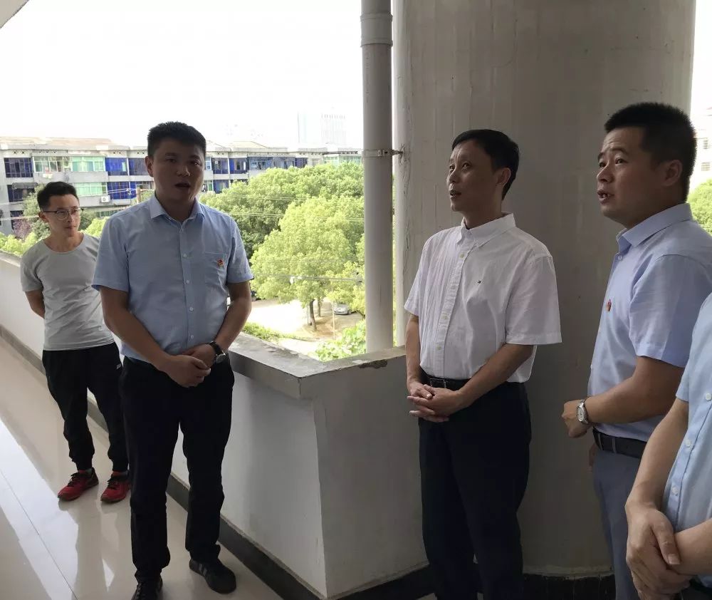 团中央常委社会联络部副部长李骥来浮梁调研指导共青团工作