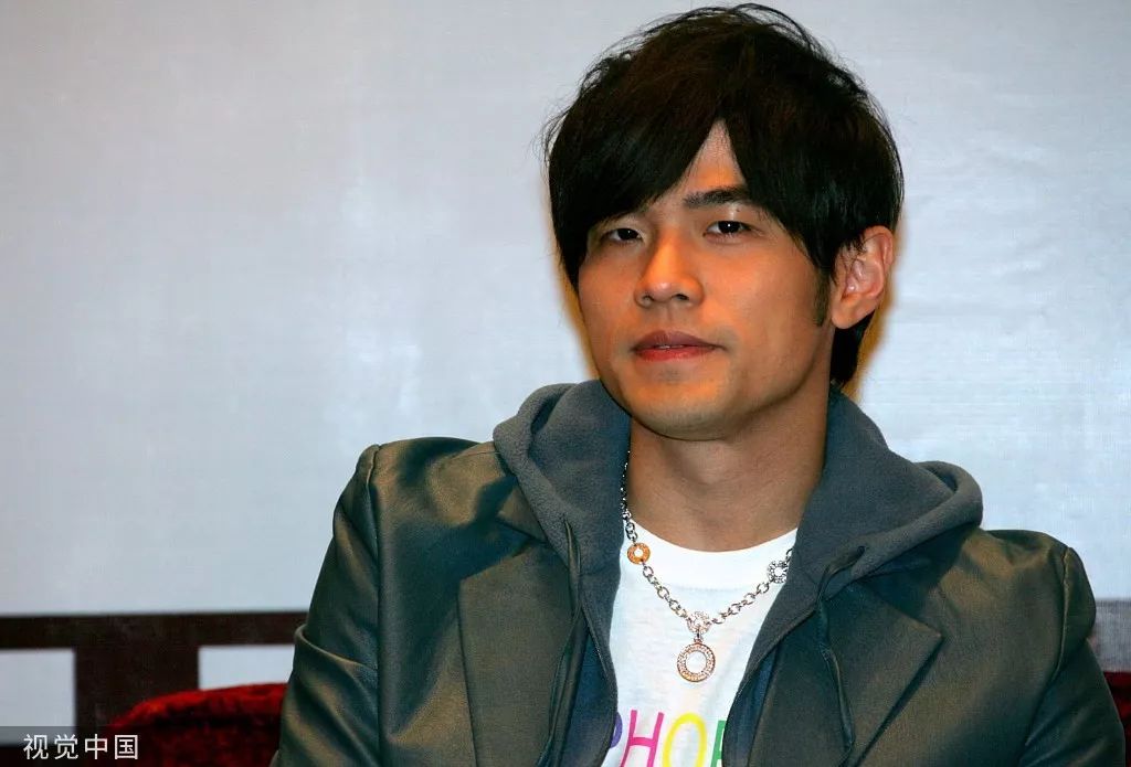 2008年,周杰伦在宣传活动上. 图片来自视觉中国