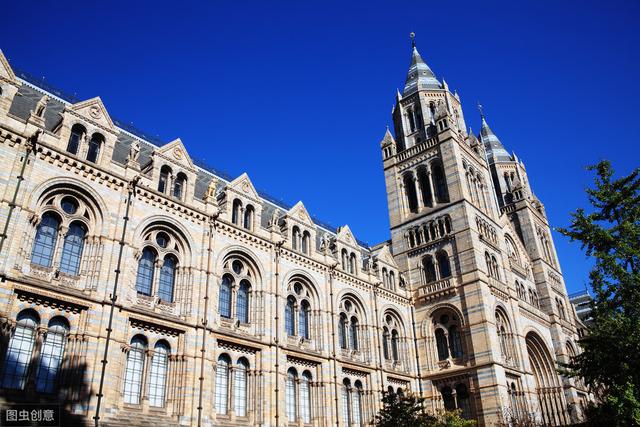 地理位置西英格兰大学位于英国西南部的布里斯托,该市2014年被《星期