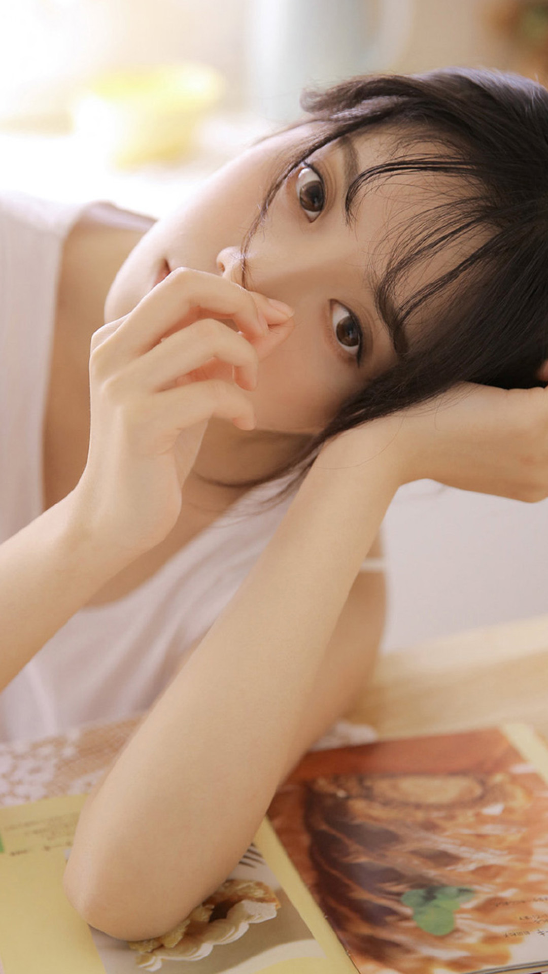 丸子头清纯美女居家性感甜美写真手机壁纸