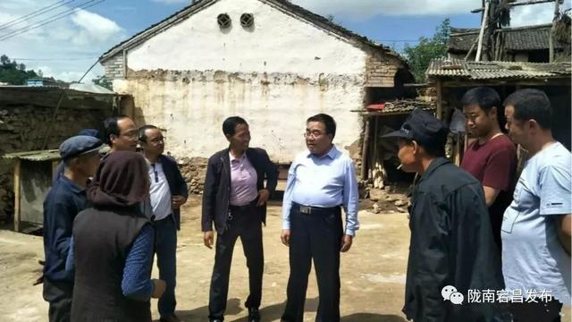 7月22日,县委书记李平生深入车拉乡车拉河村,代家庄村,茹树村,兴化乡