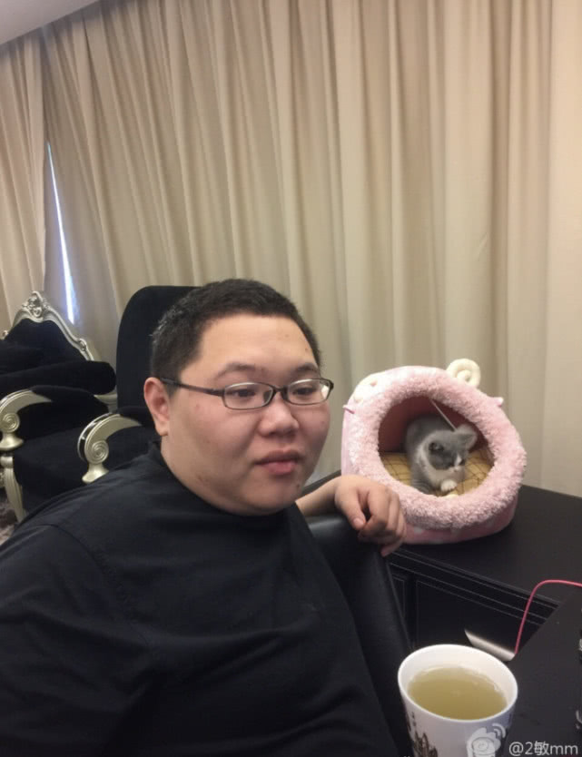 pdd家庭地址泄露:粉丝找上门求工作,pdd的做法让网友点赞_直播