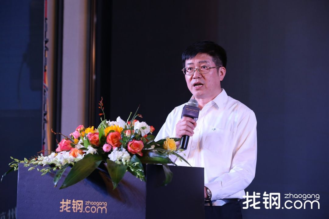 中天钢铁集团总经理助理 朱永德在活动现场,来自浙赣大区的几位与找钢